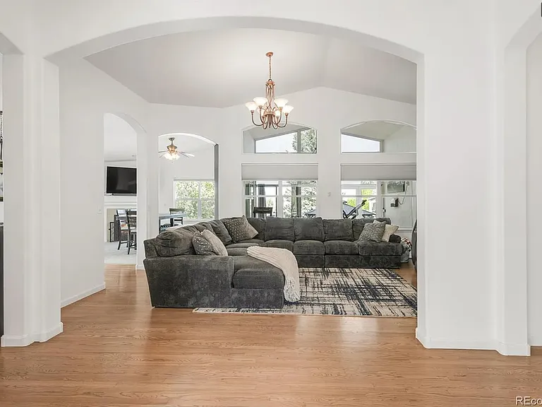 1510 S De Gaulle Cir — Photo 4