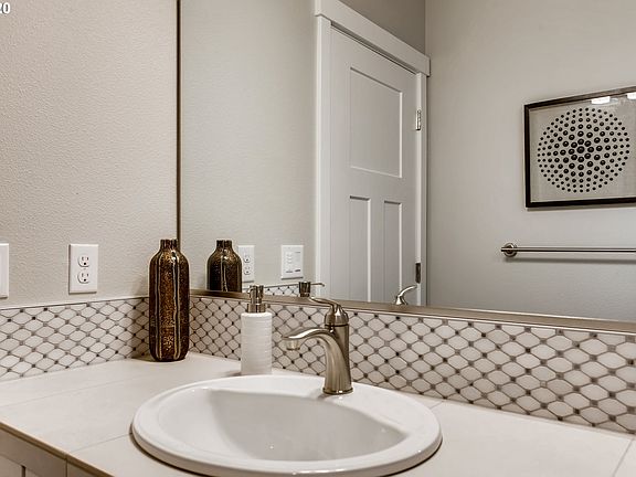 4th image of 2173 SE 40th Ave #30