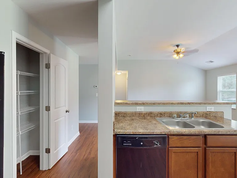 10612 Kempsford Dr — Photo 6