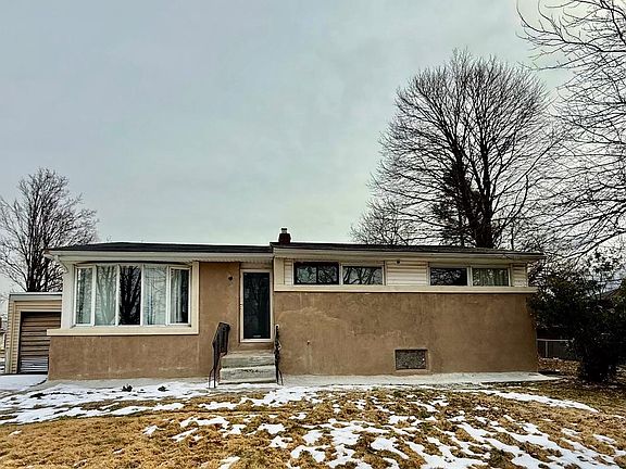 3rd image of 1500 Creswood Rd