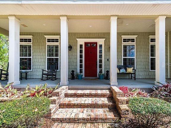 2nd image of 90 Emerald Oaks Ln