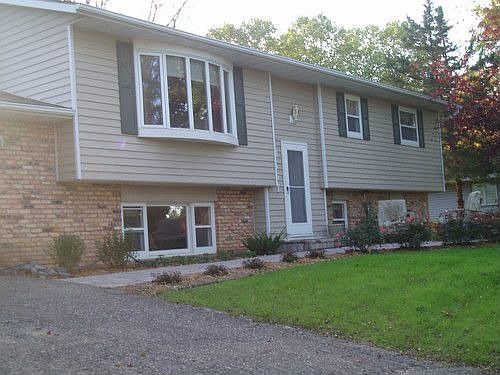 2nd image of 3567 Graves Dr