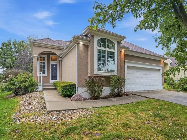 13408 Summit Ct, Kansas City, MO 64145