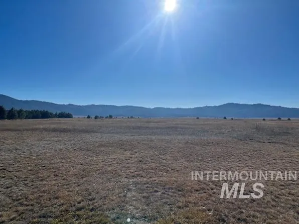 111 60th Ln, Cascade, ID 83611