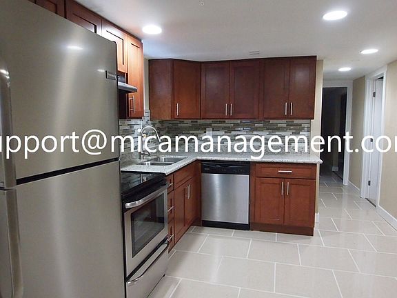 2nd image of 5302 S Pine St #B