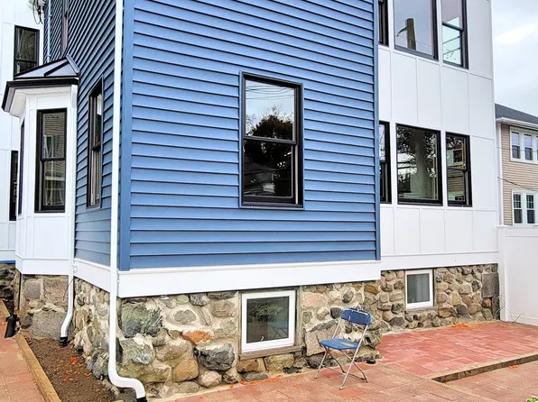 33 Columbus Ave #2, Waltham, MA 02451