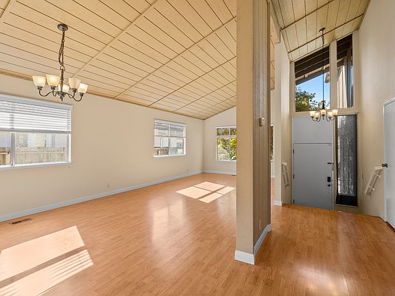4th image of 492 Nuestra Ave