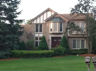 30115 Kingsway Dr, Farmington Hills, MI 48331