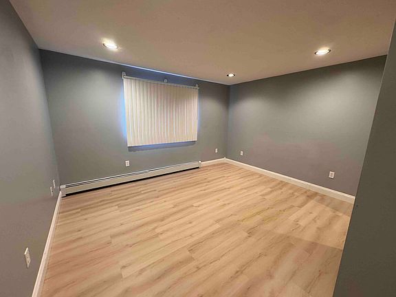 5th image of 1710 Skyline Dr Unit 7