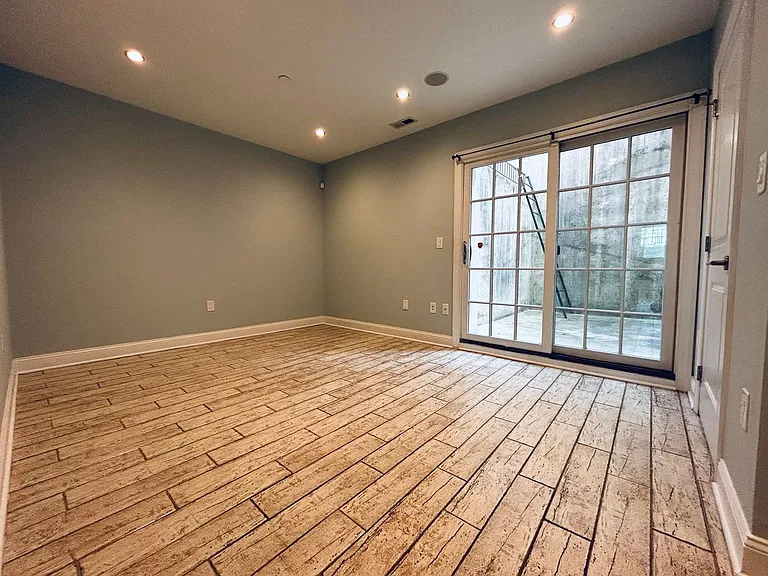 4525 Fleming Street 1004 N — Photo 7