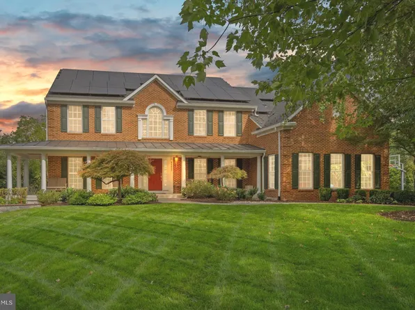 25417 Lemon Tree Pl, Chantilly, VA 20152