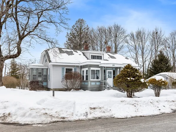 98 Pleasant St, Ayer, MA 01432
