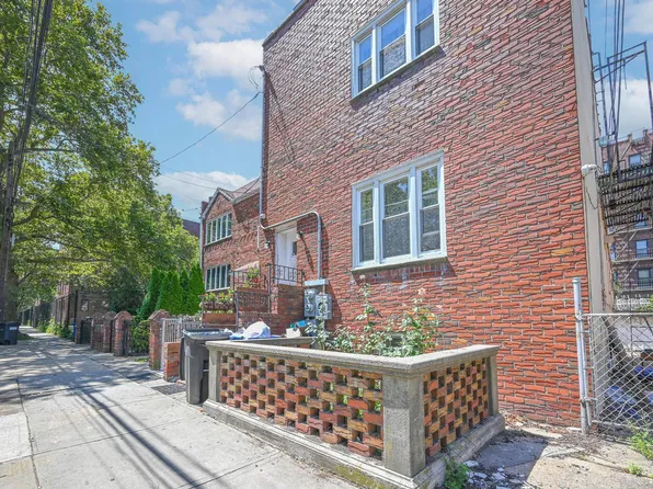 2518 West 1st Street image 2 of 6