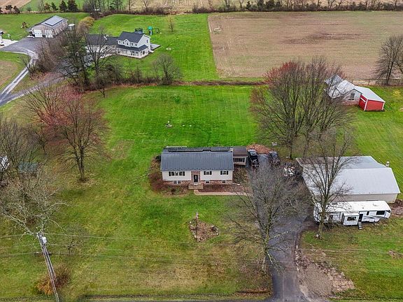 3rd image of 126 School House Ln