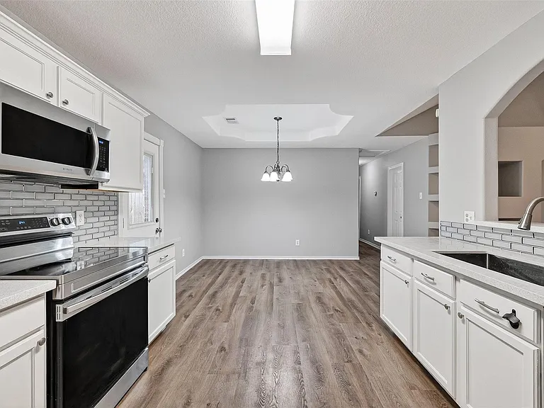 18906 Dennington Dr — Photo 21