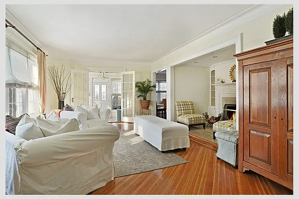 Sold by Stribling | media 2