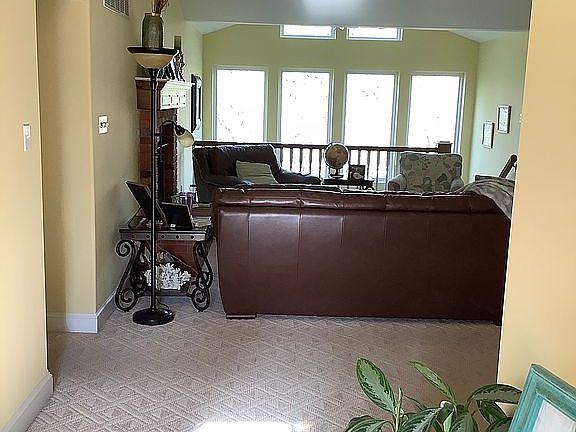 3rd image of 548 Huckelberry Ct