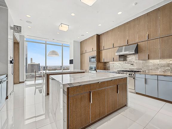 3rd image of 151 E 58th St #Penthouse 50