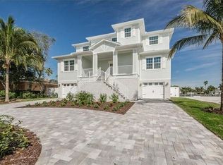 313 Hermosita Dr, Saint Pete Beach, FL 33706