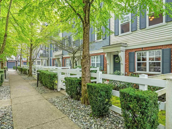 2495 Davies Ave #6, Pt Coquitlam, BC V3C 0B2
