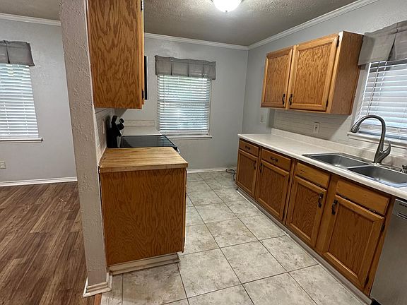 5th image of 3908 Villa Downs Dr