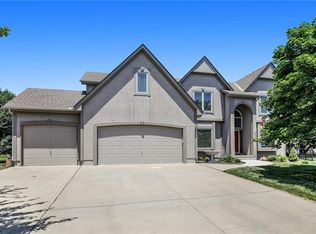 2908 SE Bingham Ct, Lees Summit, MO 64063