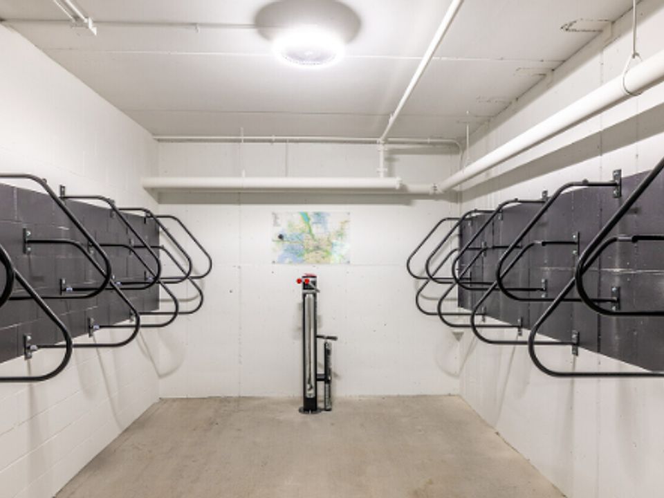 1st image of 1345 E Hickman Rd #212