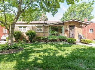 8877 Robindale, Redford, MI 48239