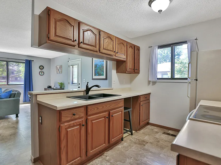 1271 Greenbriar Ct — Photo 7