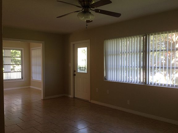 4th image of 2462 Hyde Park St