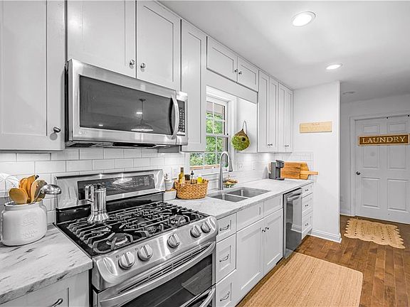 4th image of 2383 Sperin Rd