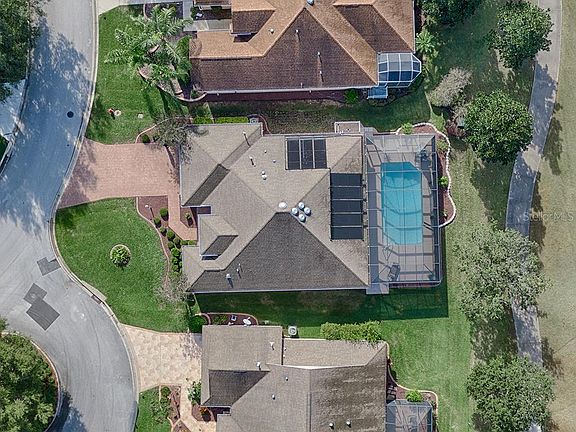 3rd image of 17049 SE 76th Creekside Cir
