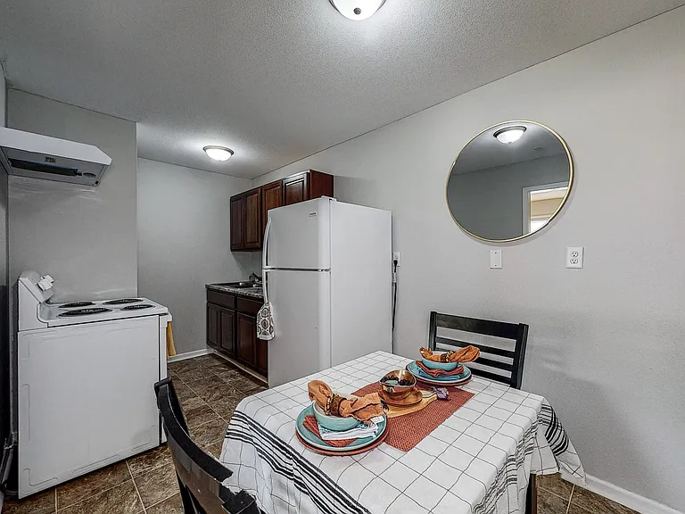 2519 Clarkson Ave — Photo 11