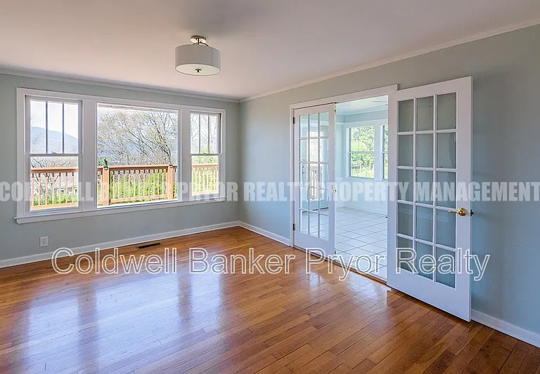 323 Walsh Rd — Photo 17