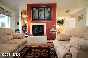 2nd image of 1545 N Grover Ave