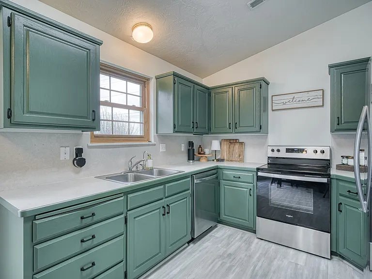 741 Clarence Ct — Photo 21