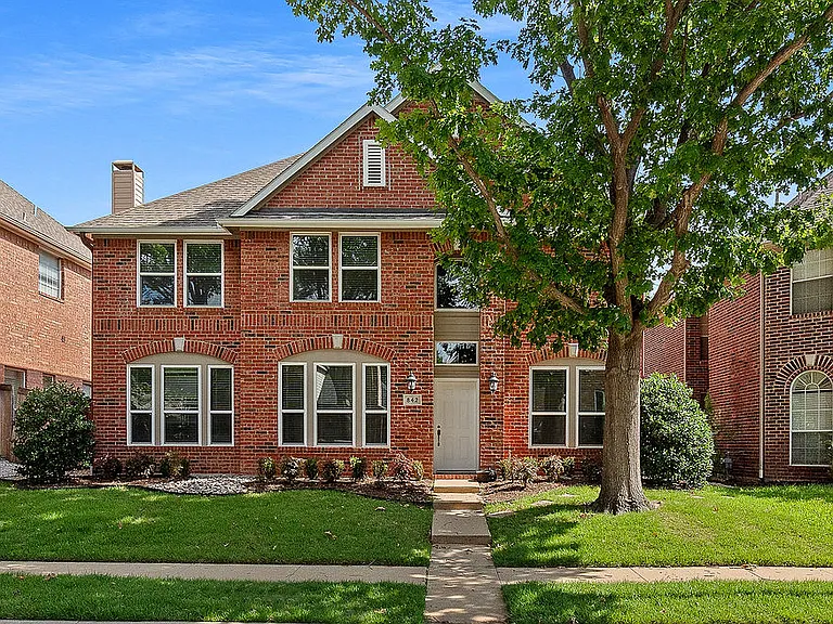842 Cheshire Dr — Photo 1