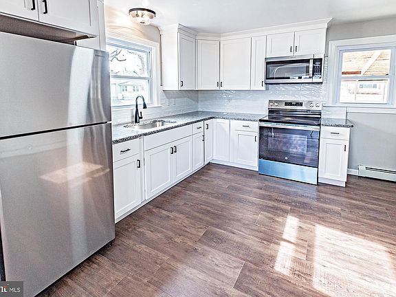 3rd image of 129 Highland Ave