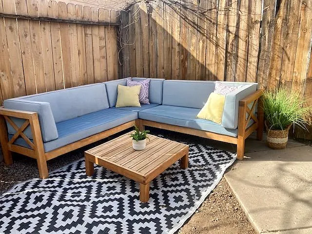 Backyard lounge area, gets great afternoon sun!