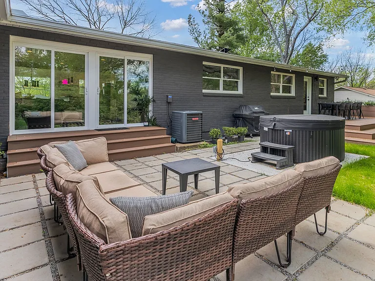 3008 Windemere Cir — Photo 34