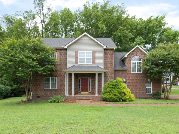 2571 Milton Ln, Thompsons Station, TN 37179