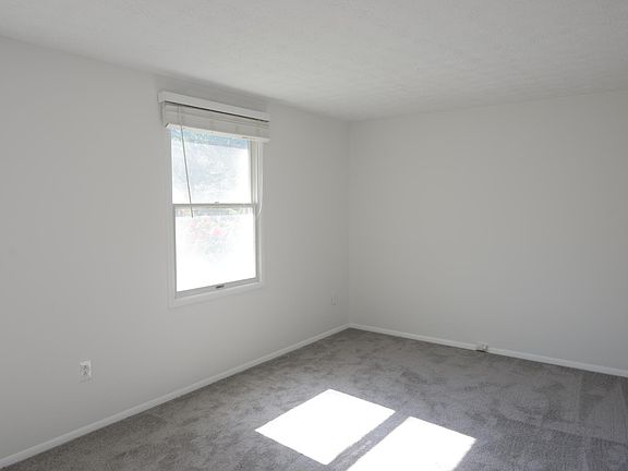 3rd image of 263 Roswell Commons Cir