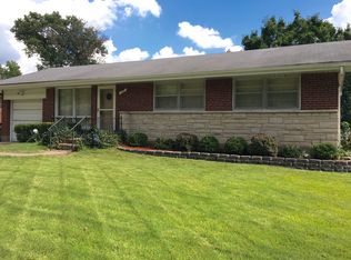 218 Rand Dr, Saint Louis, MO 63135