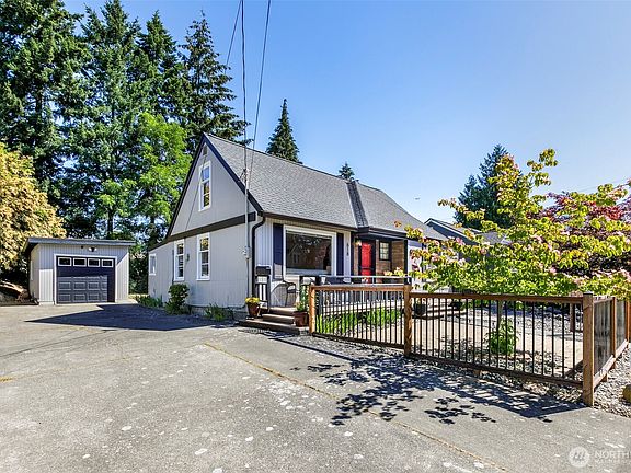 3rd image of 618 138th Street SW