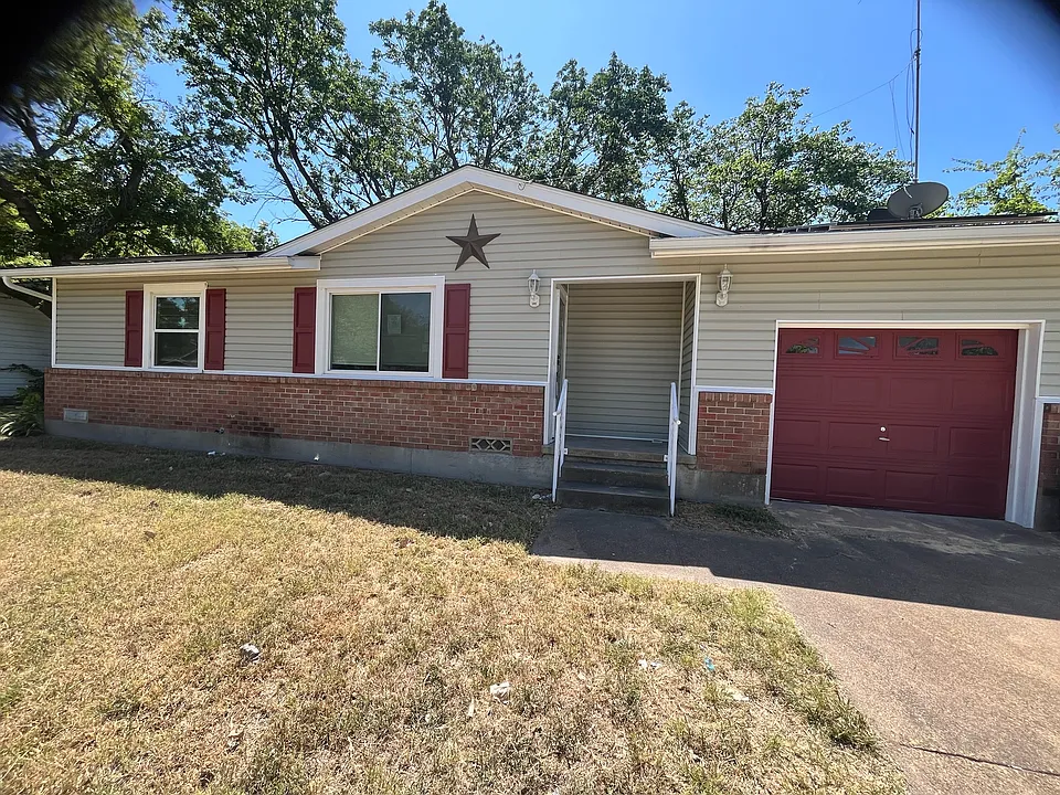 110 Leighton Dr