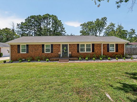 2nd image of 1311 Trinity Dr
