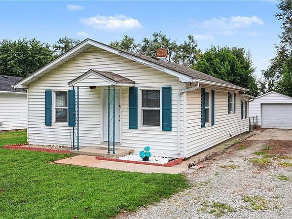 4th image of 307 W Walter Ln