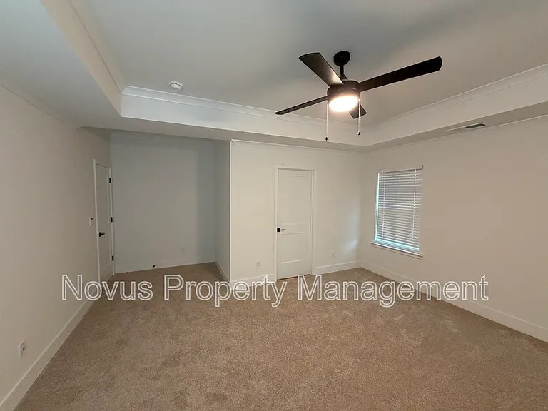 205 Laney Dr — Photo 15