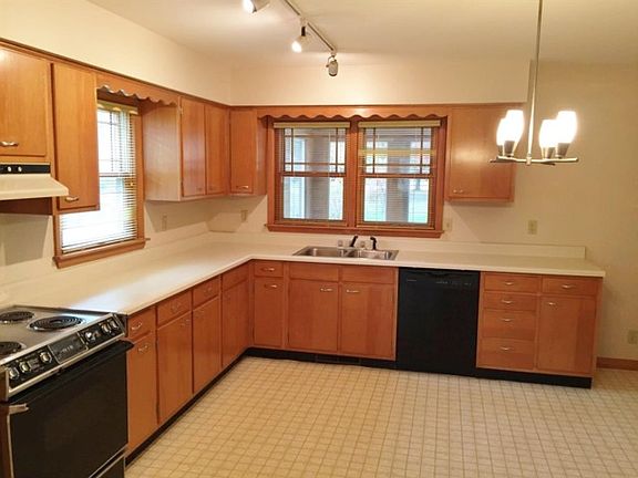 3rd image of 7935 Elna Kay Dr