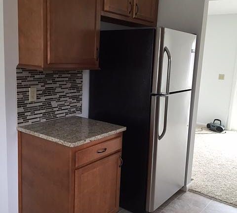 2nd image of 773 Kingston Dr